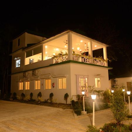 Jaldapara Forest Tourist Lodge Jftl Madari Hat Kültér fotó
